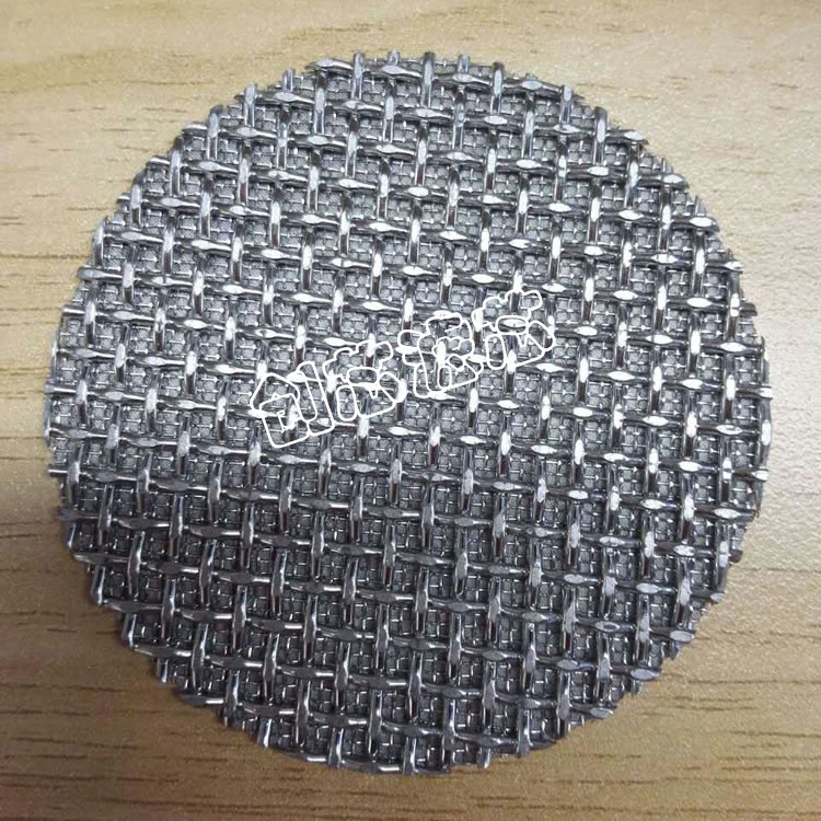Ƭ